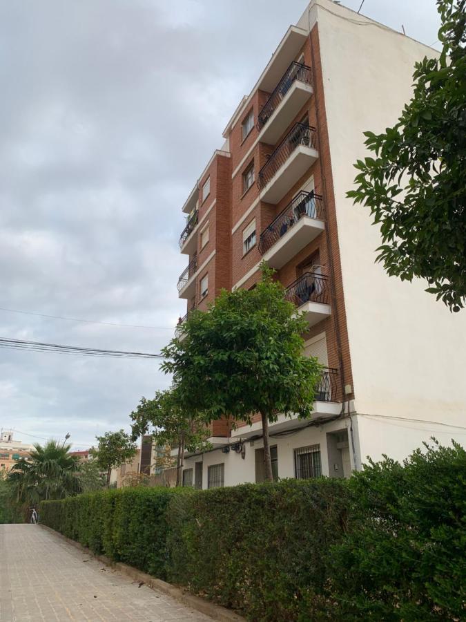 Отель Habitacion Privada En Piso Compartido Валенсия Экстерьер фото